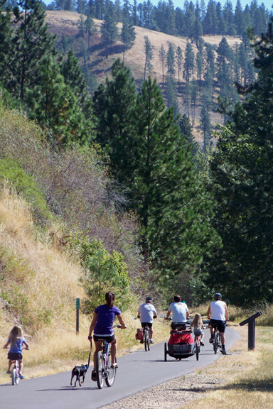 Family cycles on Trail of the Coeur d'Alenes